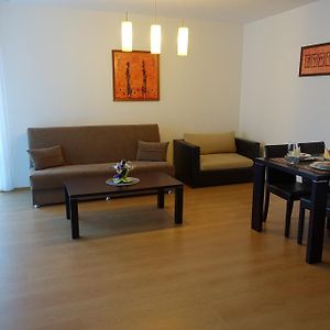 Appartement à 2 Chambres à Coucher